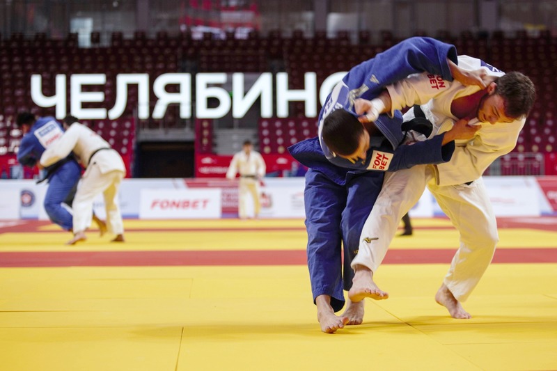 Judo tour. Дзюдо. Russian Judo Tour Челябинск. Дзюдоистка против парня. Джудо.